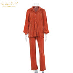 Clacive Lässiger locker sitzender Hausanzug Herbst Langarmbluse mit High-Waist-Hose Set Damen Elegantes plissiertes beiges 2-teiliges Hosenset