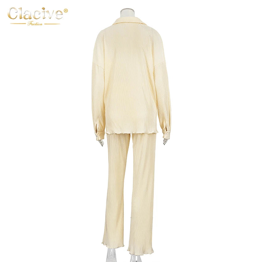 Clacive Lässiger locker sitzender Hausanzug Herbst Langarmbluse mit High-Waist-Hose Set Damen Elegantes plissiertes beiges 2-teiliges Hosenset