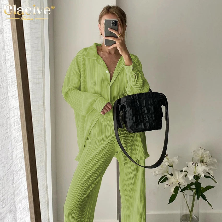 Clacive Lässiger locker sitzender Hausanzug Herbst Langarmbluse mit High-Waist-Hose Set Damen Elegantes plissiertes beiges 2-teiliges Hosenset