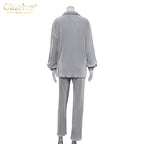 Clacive Lässiger locker sitzender Hausanzug Herbst Langarmbluse mit High-Waist-Hose Set Damen Elegantes plissiertes beiges 2-teiliges Hosenset