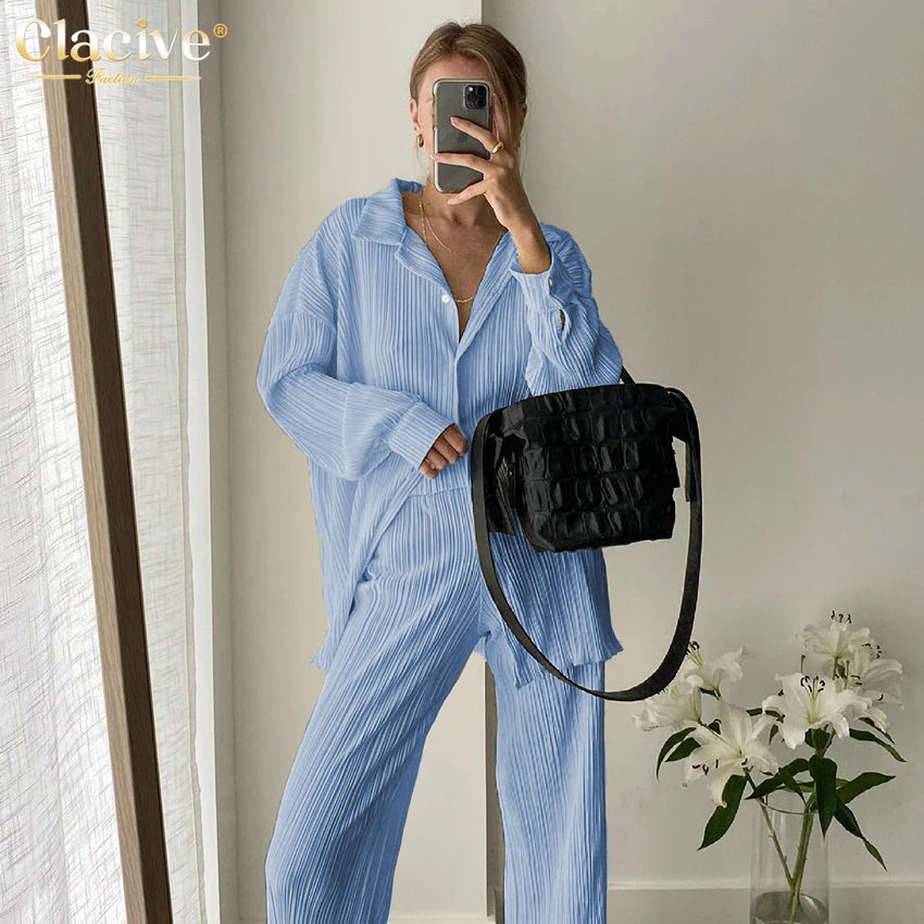 Clacive Lässiger locker sitzender Hausanzug Herbst Langarmbluse mit High-Waist-Hose Set Damen Elegantes plissiertes beiges 2-teiliges Hosenset