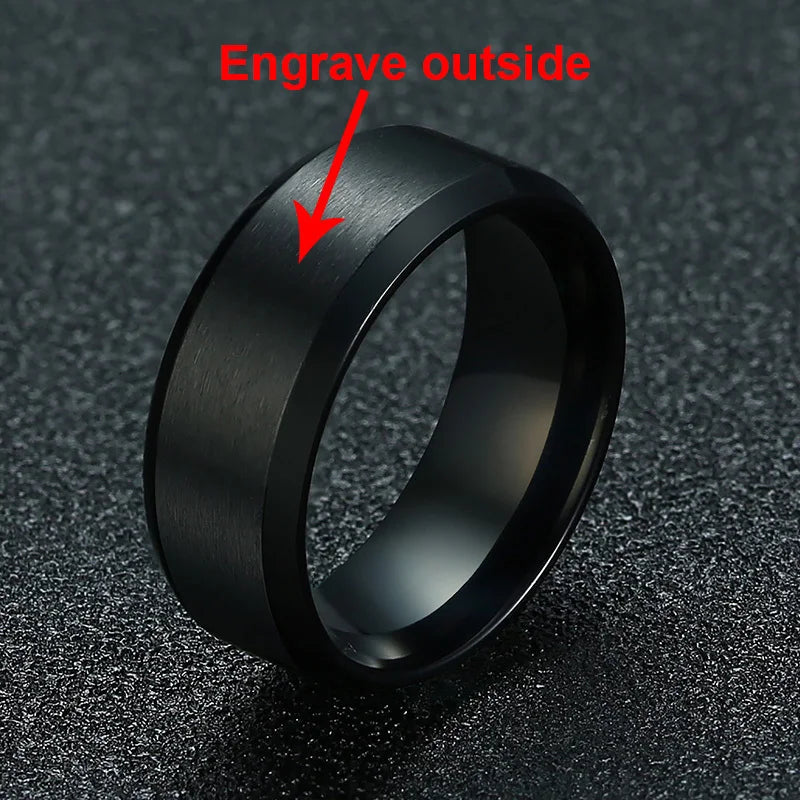 Vnox Personalisierter Edelstahlring mit abgeschrägter Kante und gebürsteter Mitte für Herren und Damen, schwarzer Ehering, individueller Namensbuchstaben-Datum-Ring