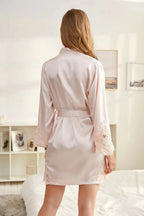 Spitze Braut Robe Hochzeitsfeier Einfarbige Braut Satin Braut- und Brautjungfernroben