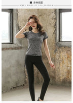 Schnell trocknende Damen Sportbekleidung Yoga-Set Fitnessstudio Yoga-Kleidung Anzugsets Mantel+BH+T-Shirt+Leggings 2019 Workout Laufen Training
