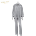 Clacive Lässiger locker sitzender Hausanzug Herbst Langarmbluse mit High-Waist-Hose Set Damen Elegantes plissiertes beiges 2-teiliges Hosenset