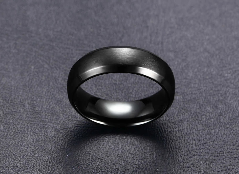 Vnox Personalisierter Edelstahlring mit abgeschrägter Kante und gebürsteter Mitte für Herren und Damen, schwarzer Ehering, individueller Namensbuchstaben-Datum-Ring