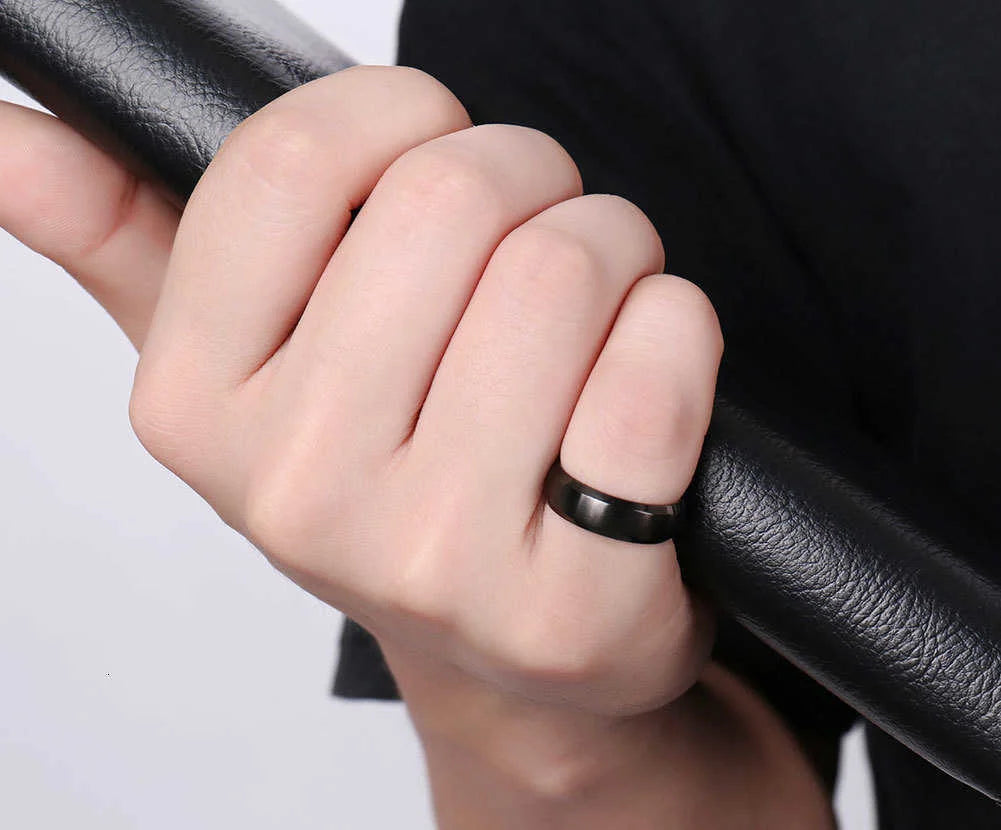 Vnox Personalisierter Edelstahlring mit abgeschrägter Kante und gebürsteter Mitte für Herren und Damen, schwarzer Ehering, individueller Namensbuchstaben-Datum-Ring