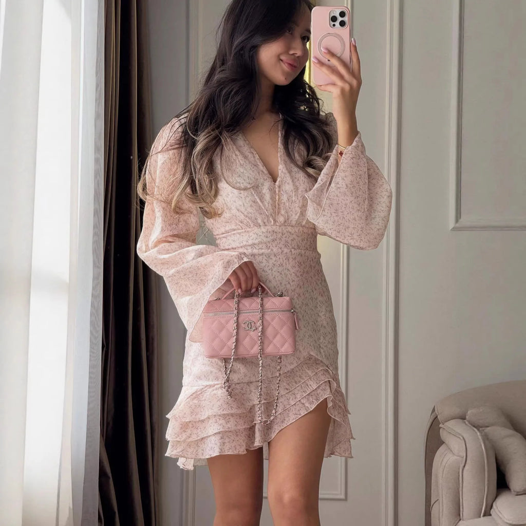 Rosa geblümtes V-Ausschnitt Minikleid Taillierte Glockenärmel Chiffonrock Pendeln und Dating Freizeitkleider für Damen 2026