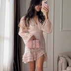 Rosa geblümtes V-Ausschnitt Minikleid Taillierte Glockenärmel Chiffonrock Pendeln und Dating Freizeitkleider für Damen 2026