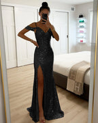 Dieses Kleid ist für die selbstbewusste Fashionista, die keine Angst hat, ihre Individualität zu zeigen