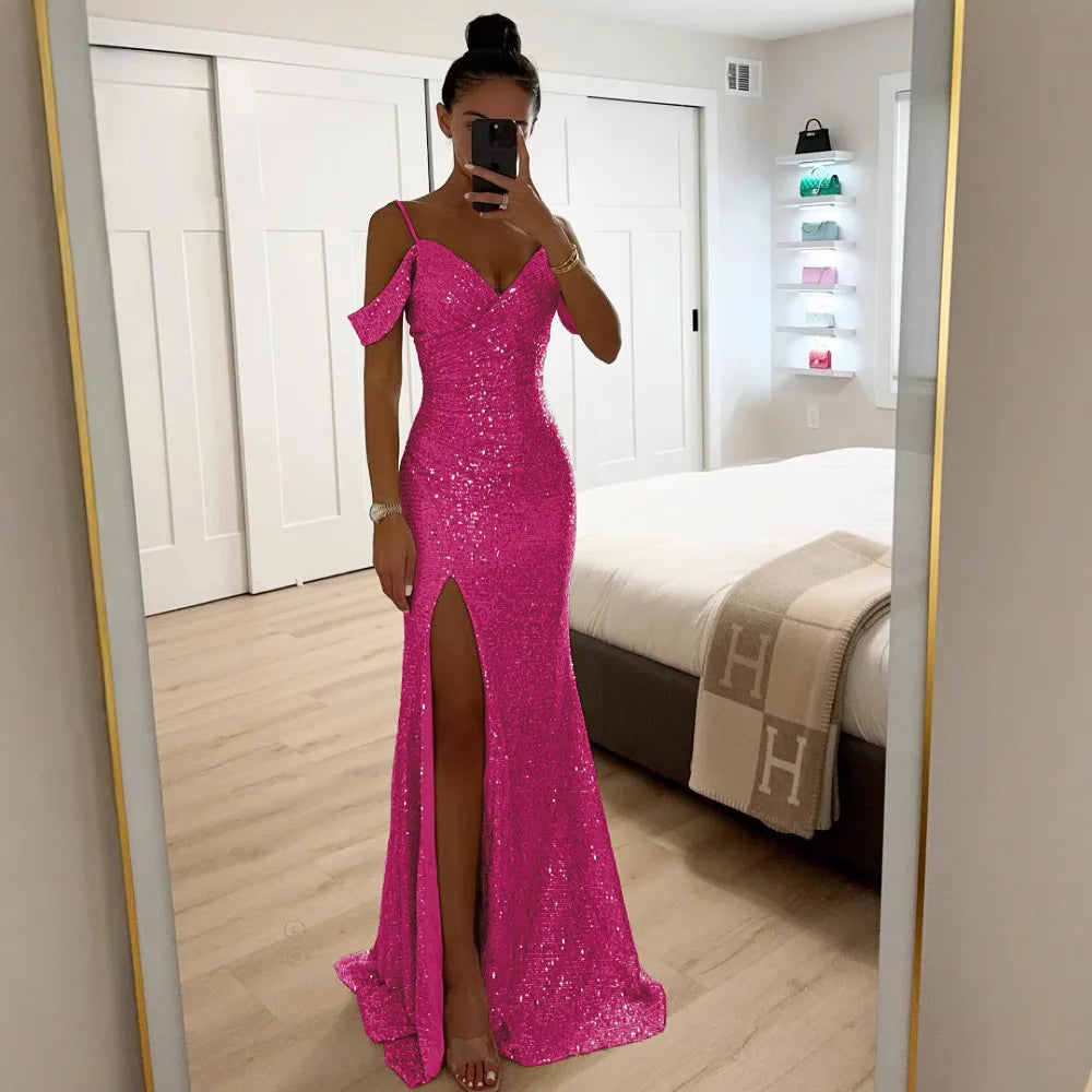 Dieses Kleid ist für die selbstbewusste Fashionista, die keine Angst hat, ihre Individualität zu zeigen