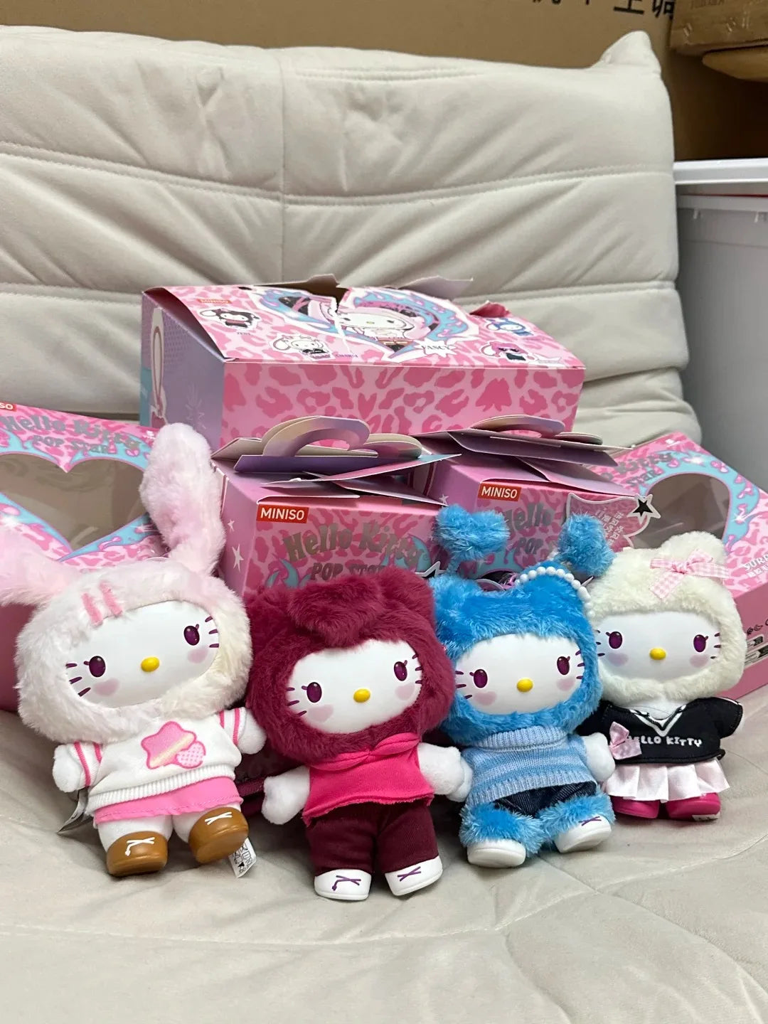 Echte Hello-Kitty Pop Star Samt-Anhänger-Serie Vinyl-Puppe Überraschungsbox Trendiges Kawaii Überraschungsgeschenk Süßes Trendiges Überraschungsbox-Spielzeug