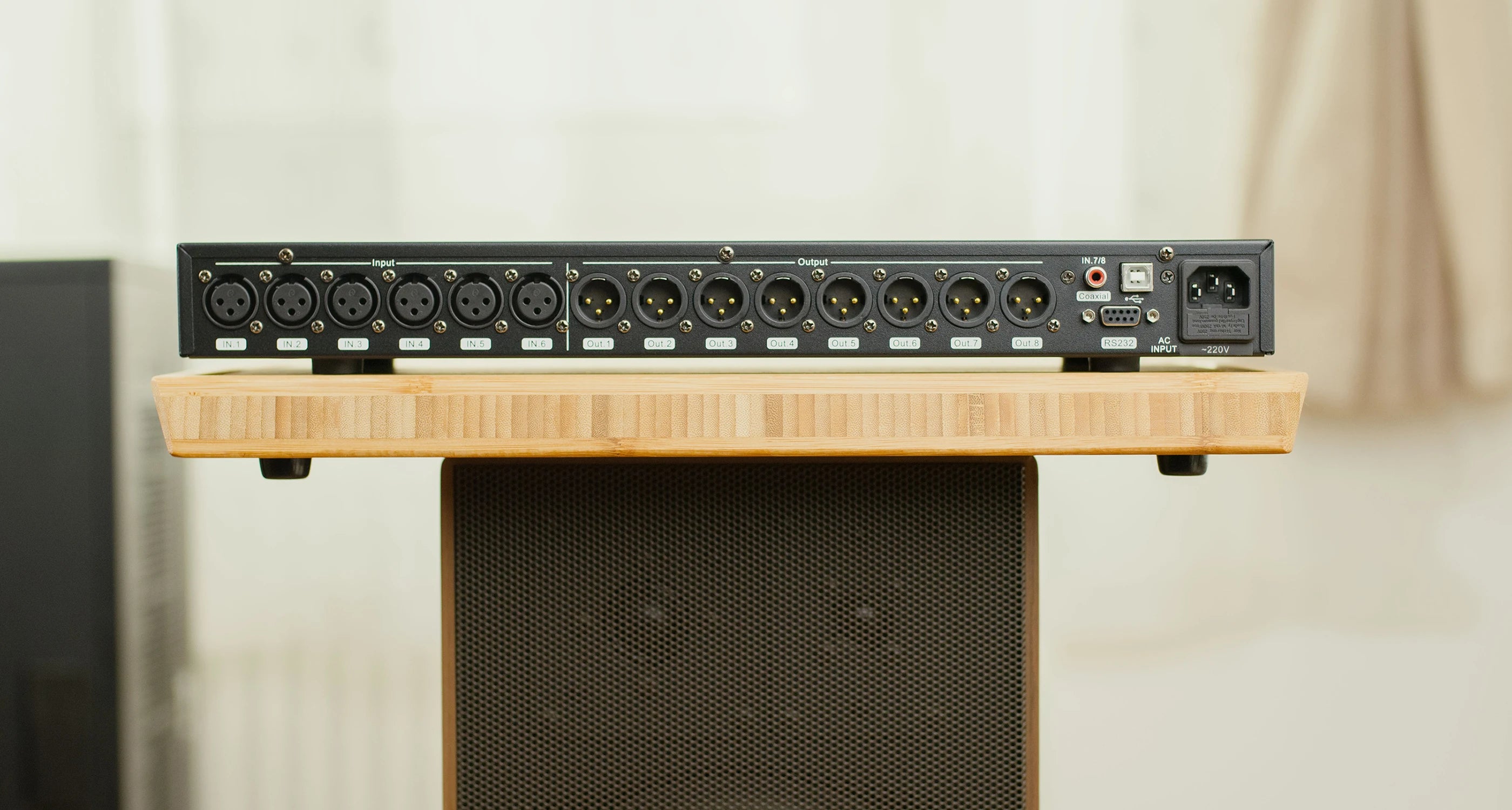 Paulkitson A808 Prozessor Digitaler professioneller Audioprozessor 8 In 8 Out 32Bit DSP 7-Band EQ Equalizer WIFI USB Ohne Rauschen