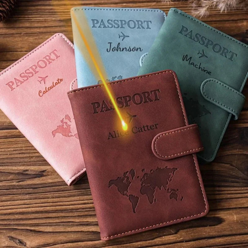 Custom Passport Cover Monogrammed Engraved Name Passport Cover Case Holder Wedding Bridesmaid Groomsman Gift Passport Wallet Hauptbild