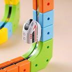 Magnetische elektrische Eisenbahnlokomotive Holzschiene Slot Diecast Eisenbahn mit zwei Waggons Holzzug Kinderspielzeug Biro Schiene