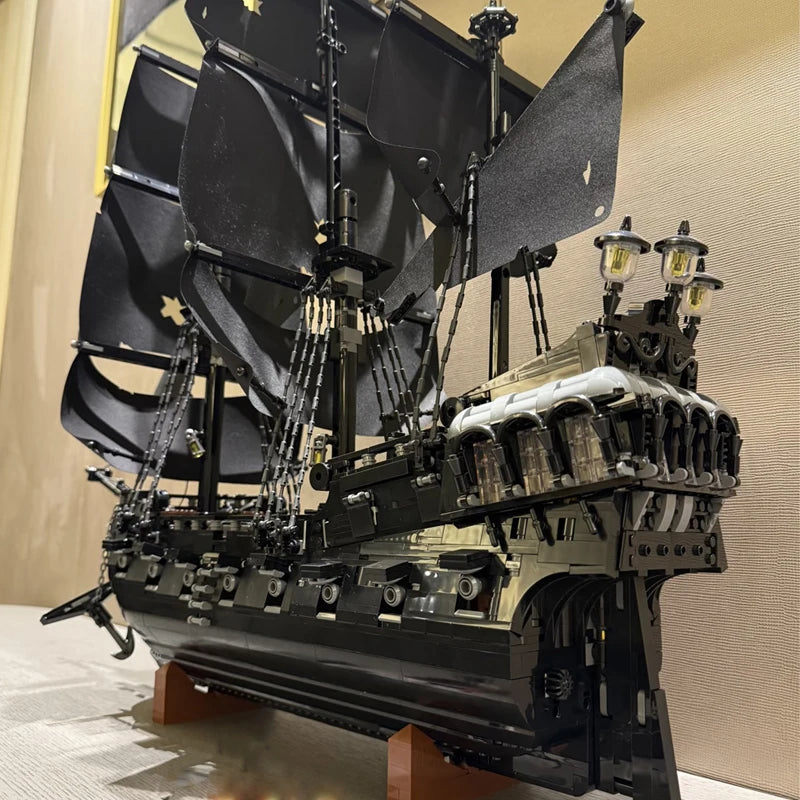 2025 NEU Fluch der Karibik Schiff Rache Kriegsschiff Black Pearl Segelboot Bausteine ​​Montage Spielzeug Kindergeschenk Zweitbild