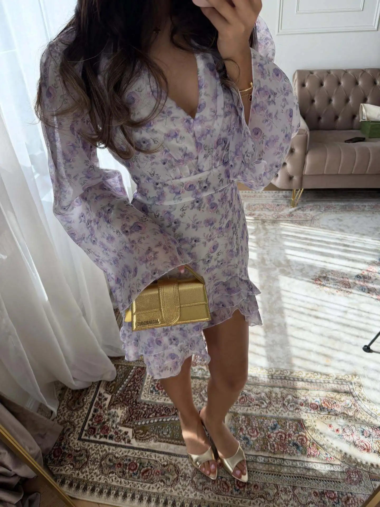 Rosa geblümtes V-Ausschnitt Minikleid Taillierte Glockenärmel Chiffonrock Pendeln und Dating Freizeitkleider für Damen 2026
