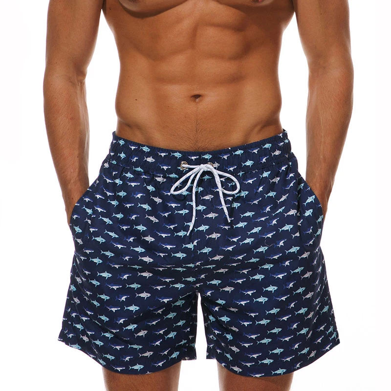DATIFER Sommer Neue Mode Polyester Herren Shorts Strand Schnell Trocknend Bedruckte Badeshorts Übergröße Mesh-Futter Surf-Fitnessshorts Herren