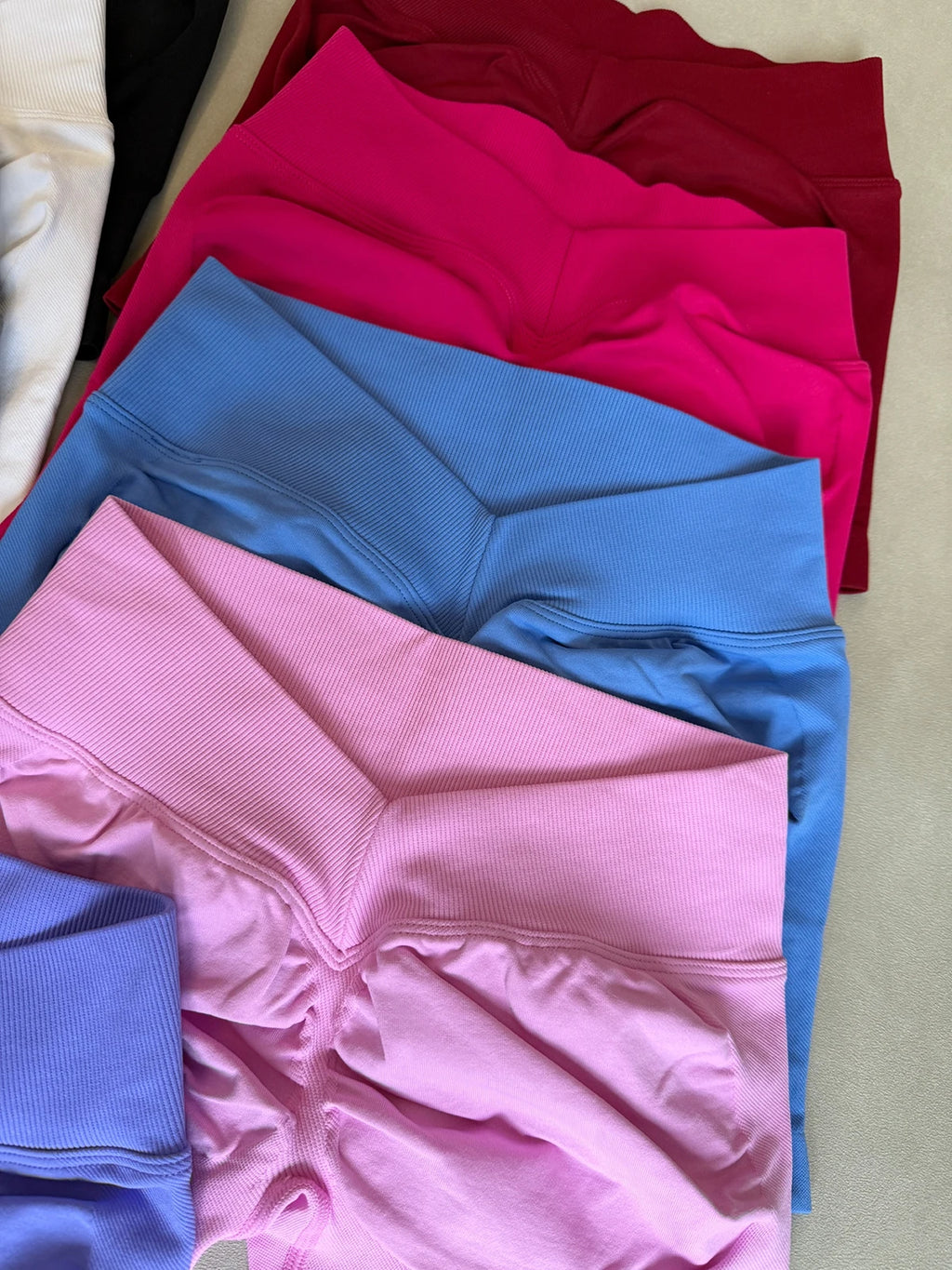 Damen Scrunch Shorts nahtlos V-Rücken Scrunch Booty Shorts Fitness Workout Laufen Yoga Gym Shorts