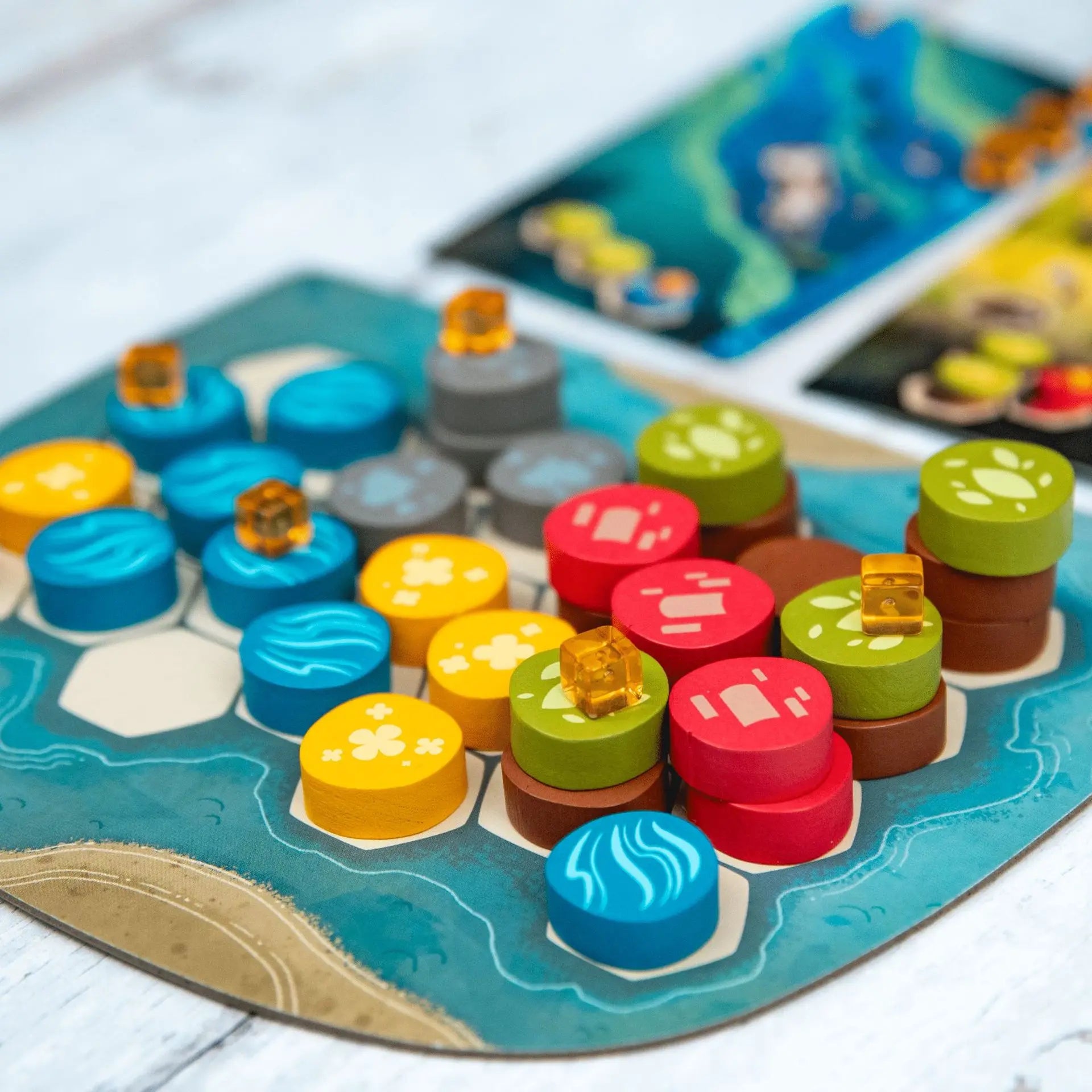 Harmonies - Brettspiele - Erschaffung von Landschaften und Lebensräumen für Tiere - Strategie und Kreativität - Ab 10 Jahren