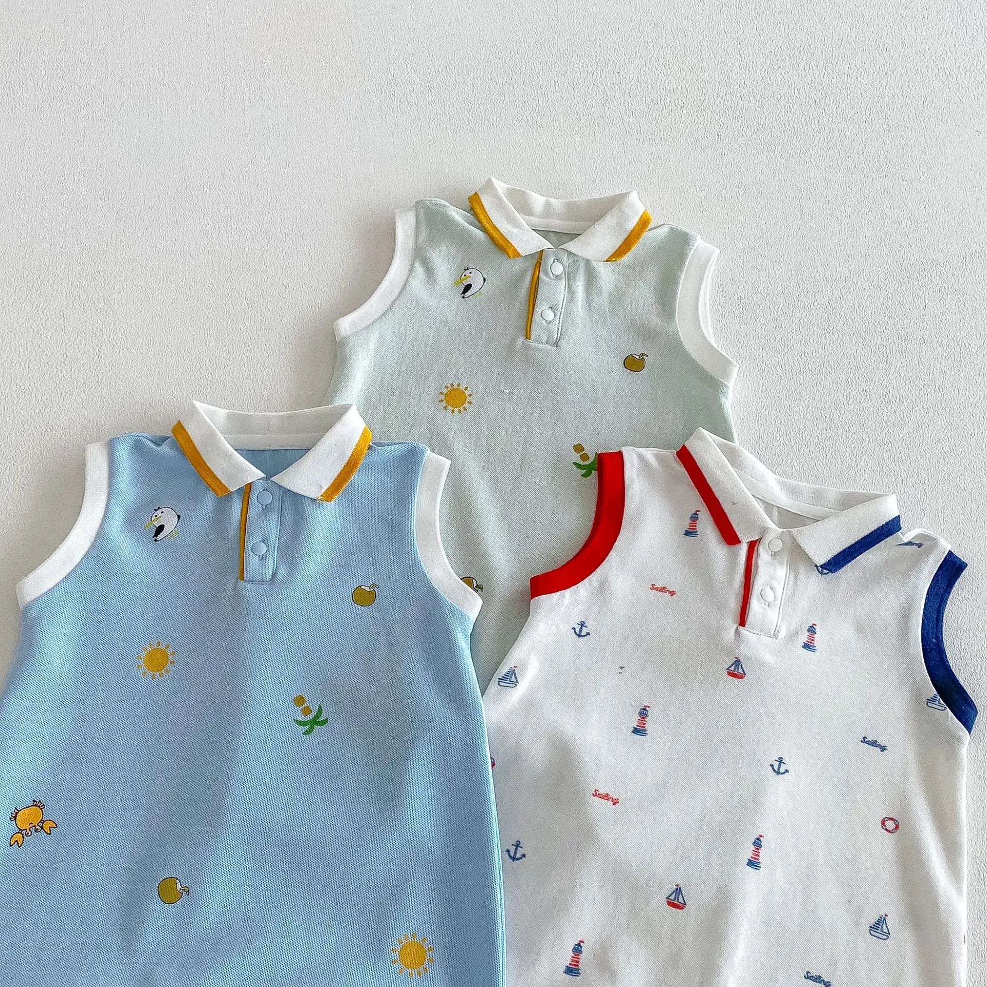 2026 Neue Sommer-Babykleidung 0-2 Jahre Cartoon-Print Ärmelloser Polo-Strampler Atmungsaktives Mesh-Gewebe mit Knopfleiste und Druckknopfverschluss