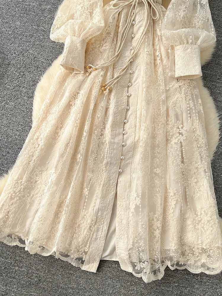 Frühlings-Herbst Französisches High-End Damenkleid Neue Spitze Stickerei V-Ausschnitt Laternenärmel Einreiher Party Geburtstagskleid C192