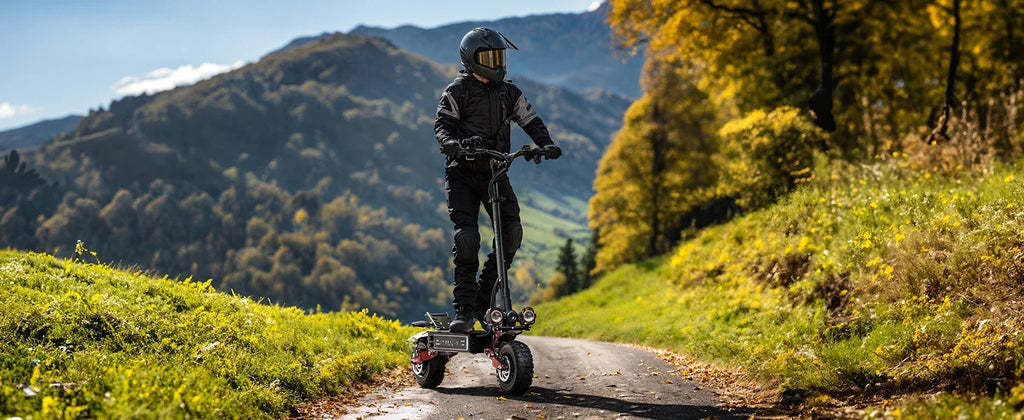 TIFGALOP CL8 Elektroroller 6000W Leistungsstarker Motor 60V 33Ah Akku bis zu 100km Reichweite Straßenzulässiger Erwachsenen-Kleinstwagen Elektroroller