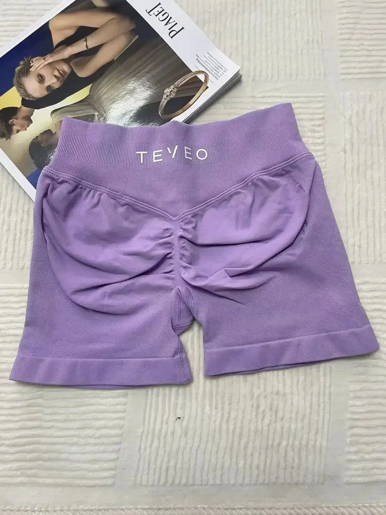 TEVEO Damen Yoga Shorts Dehnbar Atmungsaktiv Peach Butt Lift Fitness Laufshorts High Waist Stretch Schweißableitend