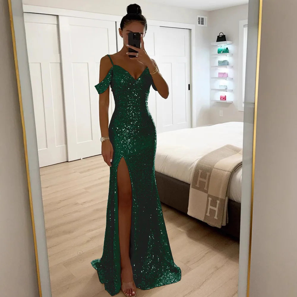 Dieses Kleid ist für die selbstbewusste Fashionista, die keine Angst hat, ihre Individualität zu zeigen