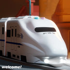 Spielzeug-Elektrozug "Bullet Train" – Batteriebetriebene Aktionslokomotive, Hochgeschwindigkeitsfahrzeug mit Zuggeräusch und Licht, Geschenk für Kinder