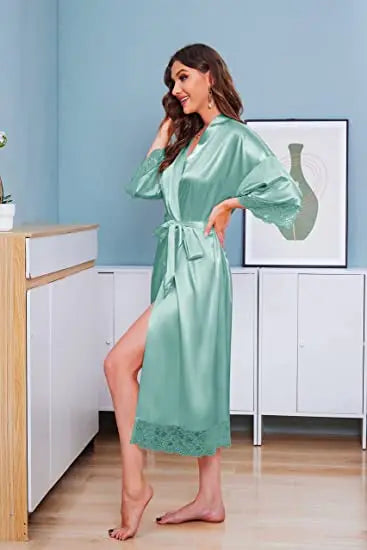 2021 Neu Seidensatin Spitze Morgenmäntel Weiß Brautjungfern Roben Braut Roben Brautjungfern Roben Hochzeit Langer Morgenmantel Bademantel