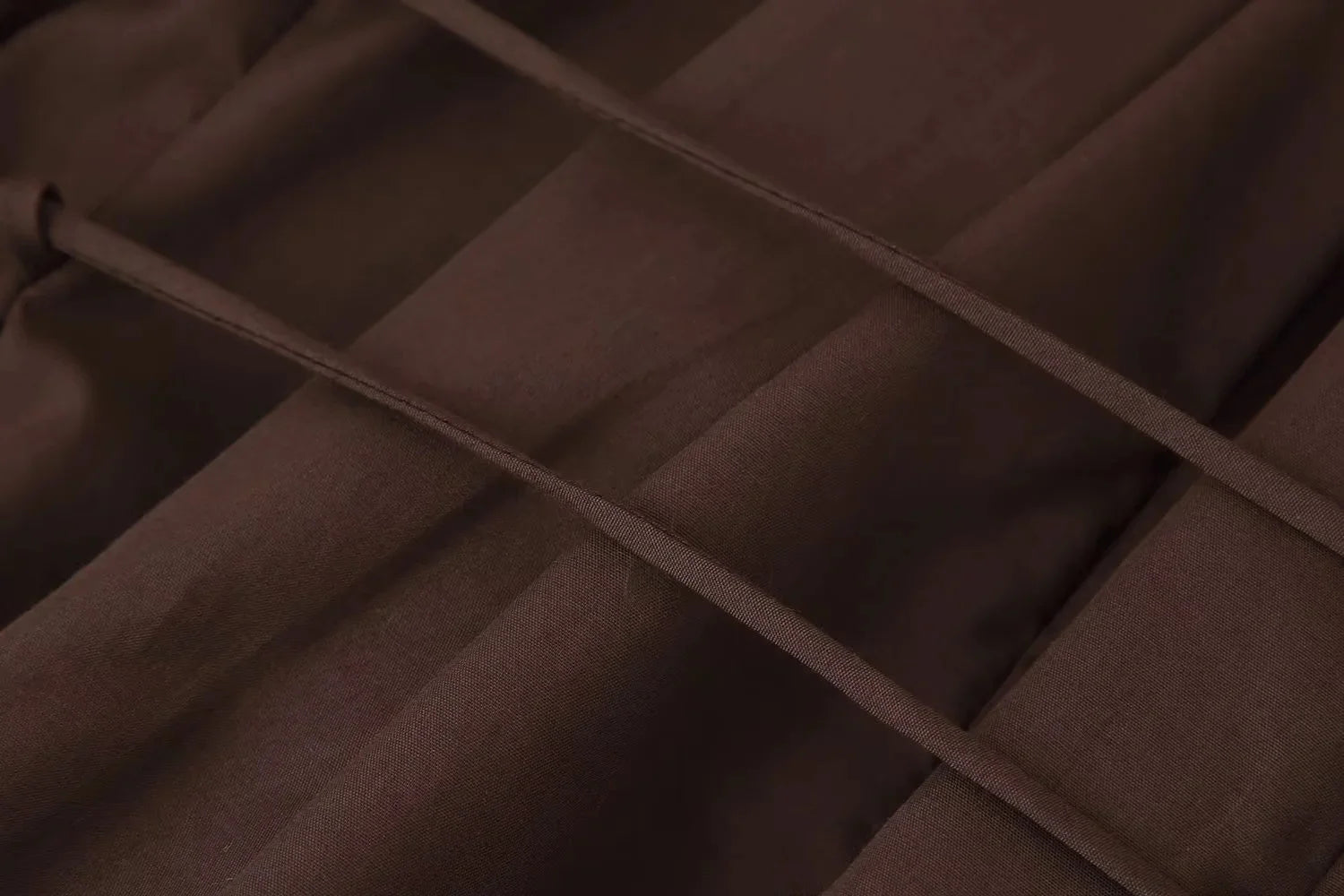 KONDALA 2026 Frühling Sommer Vintage Damenkleid Mode Einreihig Schärpen Drapierter V-Ausschnitt Ärmellos Schicke Braune Damenkleider
