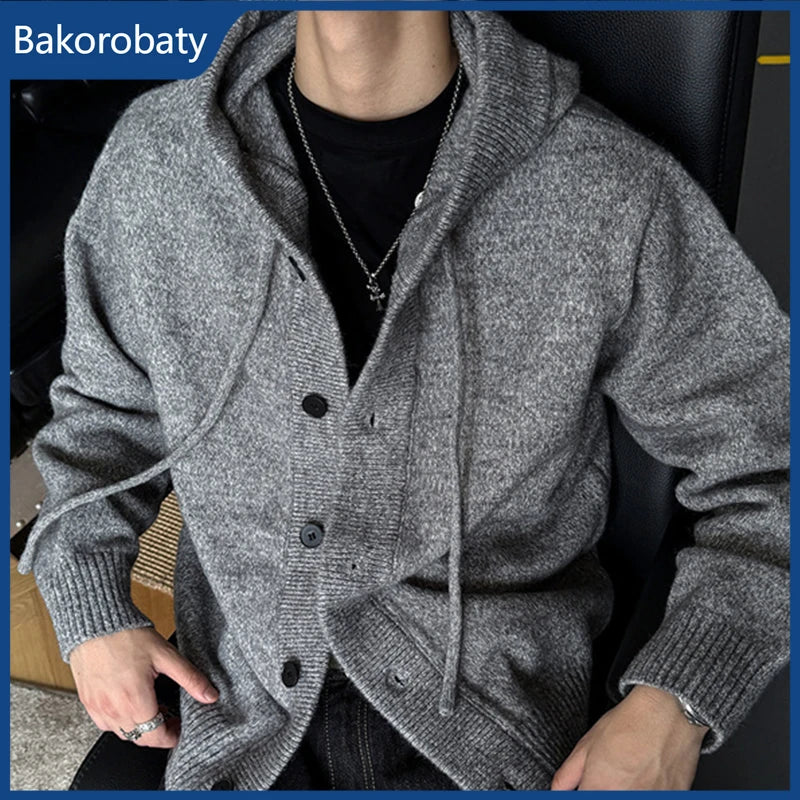 Neue lässige Luxus Strickjacke mit Kapuze für Herren Koreanische Mode Lockerer Cardigan mit Knopfleiste Y2K Vintage Streetwear Strickwaren Mantel