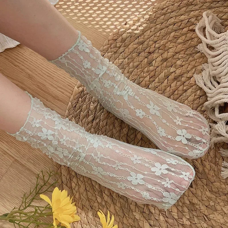Damen Harajuku Kawaii Atmungsaktive Transparente Blumen-Spitzensocken Süße Mesh-Fischnetzsocken Weiche Lustige Socken Strumpfwaren