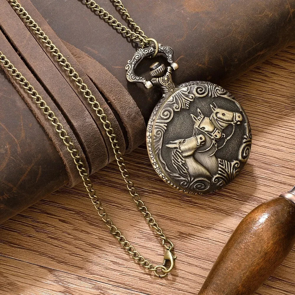 Fashion Vintage Relief Horse Pocket Watch On Chain Vintage watches Quartz Alloy Necklace Pendant Clock Gifts for women