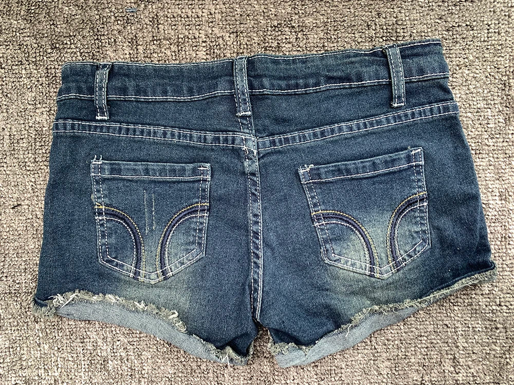 Sommer koreanische sexy tiefe Taille Damen-Jeans-Shorts amerikanische Lady Y2K elastische, schmal geschnittene Hot Pants Damen-Stickerei-Wickeljeans