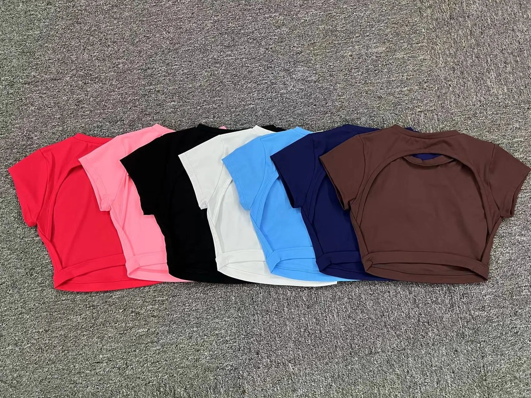 Hearuisavy Sommer Personalisierbare Sportshirts Workout Sportbekleidung Rückenloses Yoga-Kleidungsstück Brustpolster Sport Crop Tops Gym Top Damen