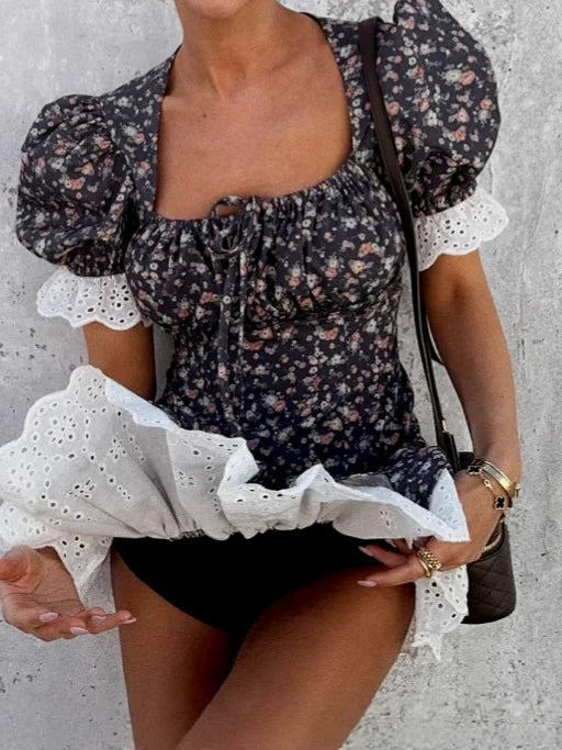 Elegantes französisches Spitzenkleid mit Blumenmuster Frühjahr/Sommer 2025 Damen sexy quadratischer Ausschnitt Pendler weich Zuhause Reise lässiges Kleid mit hoher Taille