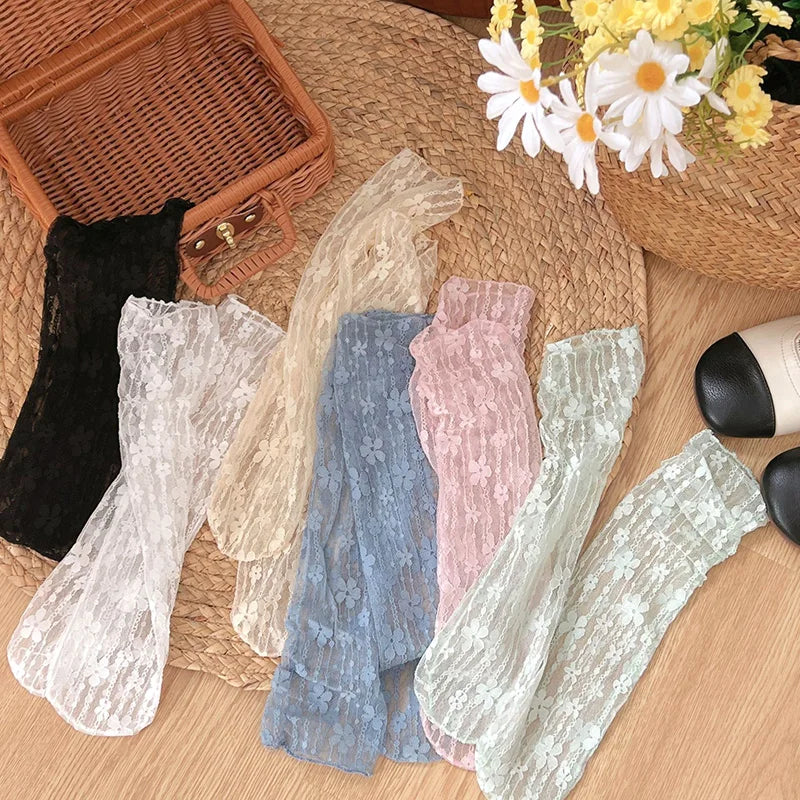 Damen Harajuku Kawaii Atmungsaktive Transparente Blumen-Spitzensocken Süße Mesh-Fischnetzsocken Weiche Lustige Socken Strumpfwaren Hauptbild