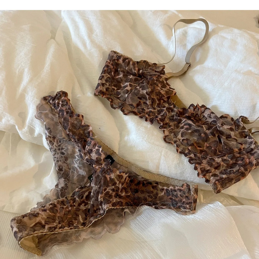 Französische sexy Unterwäsche, dünner Leopardendruck, transparente Dessous, bequeme, geraffte Bügel-BH-Set für Damen, String