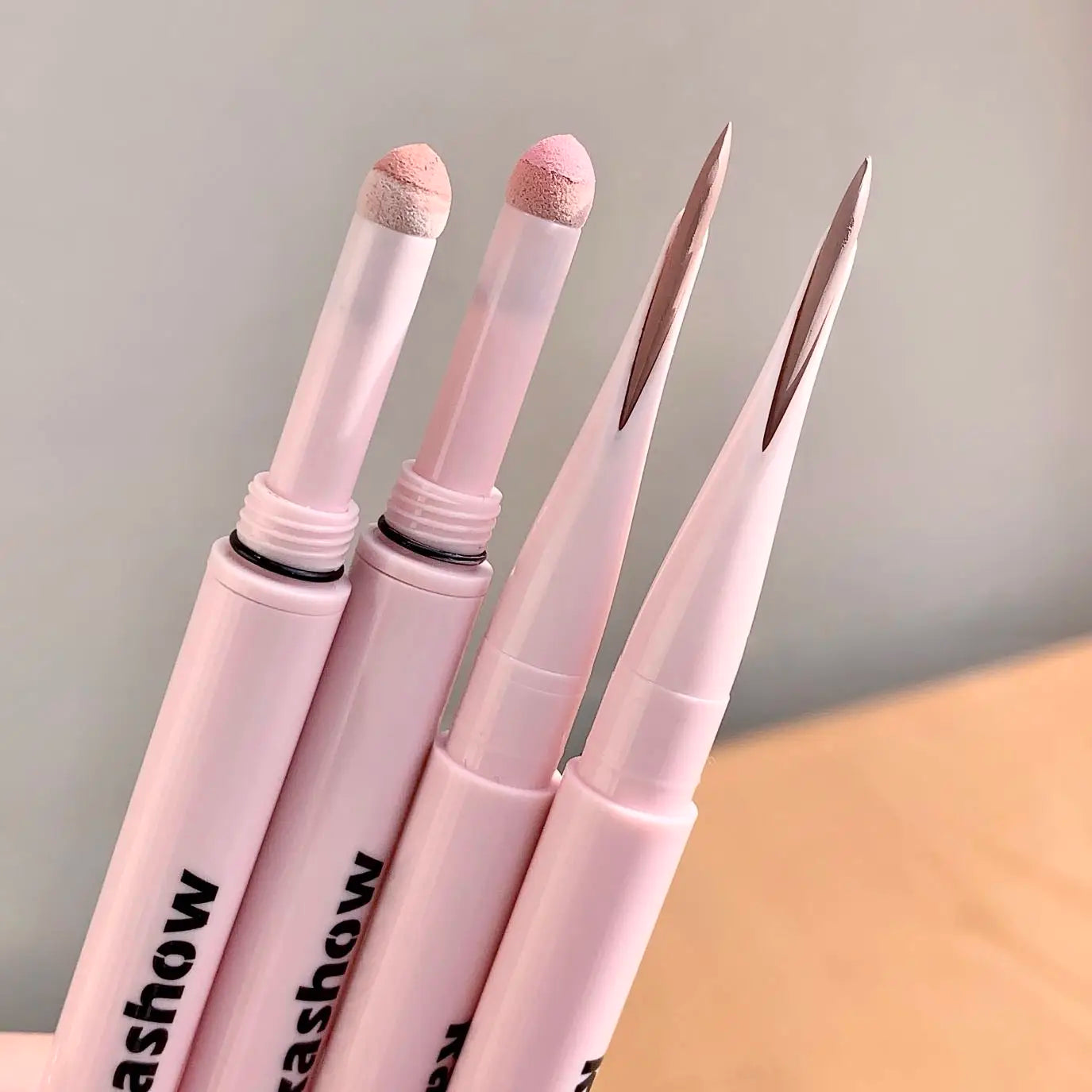 Doppelseitiger Lying Silkworm Eyeliner Pencil Diamond Glitter Matt Aegyosal Pen Aufhellende Creme-Lidschatten-Highlighter-Augen-Make-up