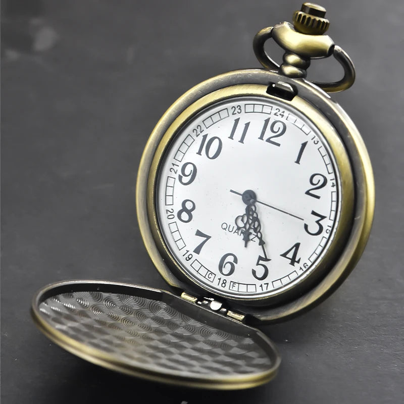 Retro Charm Neutral Fashion Compass Engraved Quartz Pocket Watch Steampunk Men's and Women's Necklace Pendant Gift