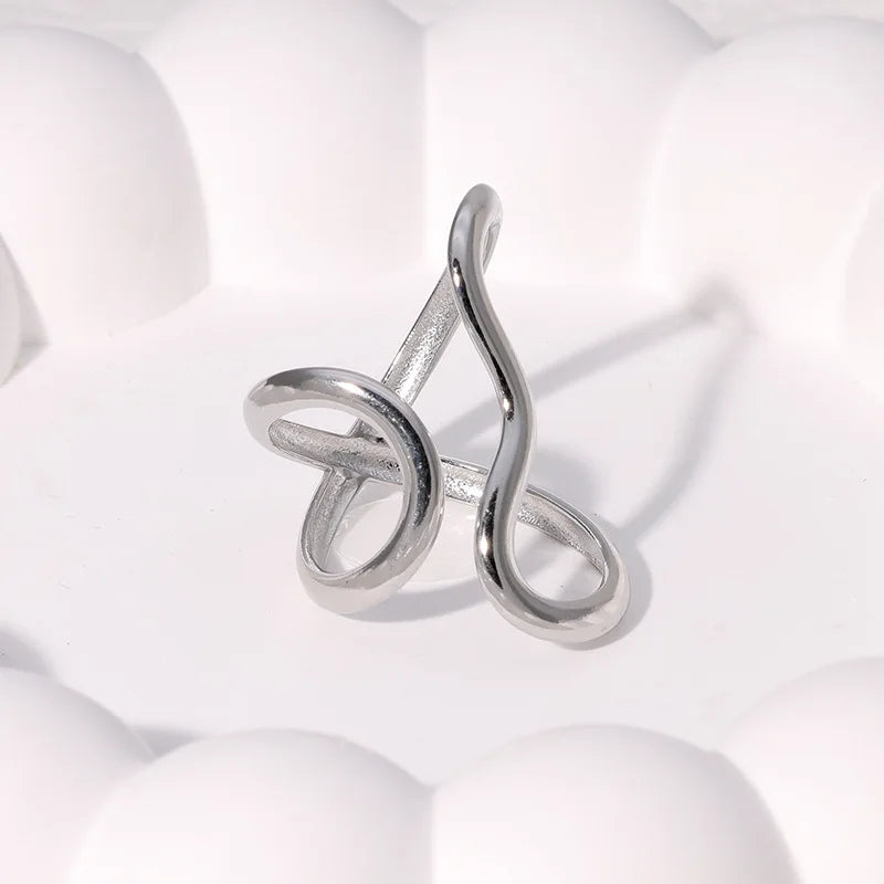 LATS Edelstahl Goldfarbene Ringe für Damen und Herren 2024 Farbecht Beliebte Party Personalisierte Überzogene Charms Schmuck Geschenke