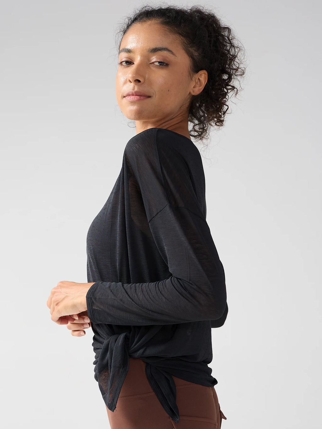 Mode Damen Atmungsaktive Lockere Schnelltrocknende Langarm Yoga Shirts Schlankmachende Seitenschlitze Freizeit Laufen Fitness Radfahren Oberteile