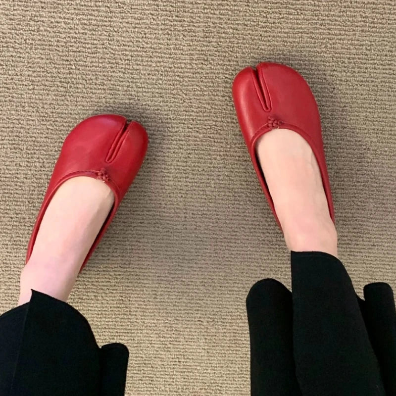 Mode Weiches Leder geteilter Zeh Damen Tabi Ballettschuhe Frühling Herbst Bequeme Spaziergänger Faulenzer Slipper Lässige Mädchen Tanzschuhe