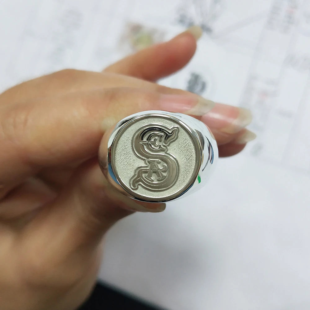 Personalisierter gravierter 17 mm runder Siegelring, gravierte Buchstaben, Logo-Ringe, modischer Kupfer-Schmuck für Herren