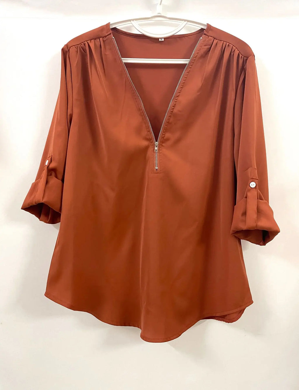 2024 Qualität Heißer Verkauf Plus Size Tiefer V-Ausschnitt Damenbluse Chiffon Coole lockere Hemd Mode Freizeit Damen Tops Sexy Reißverschluss Pullover