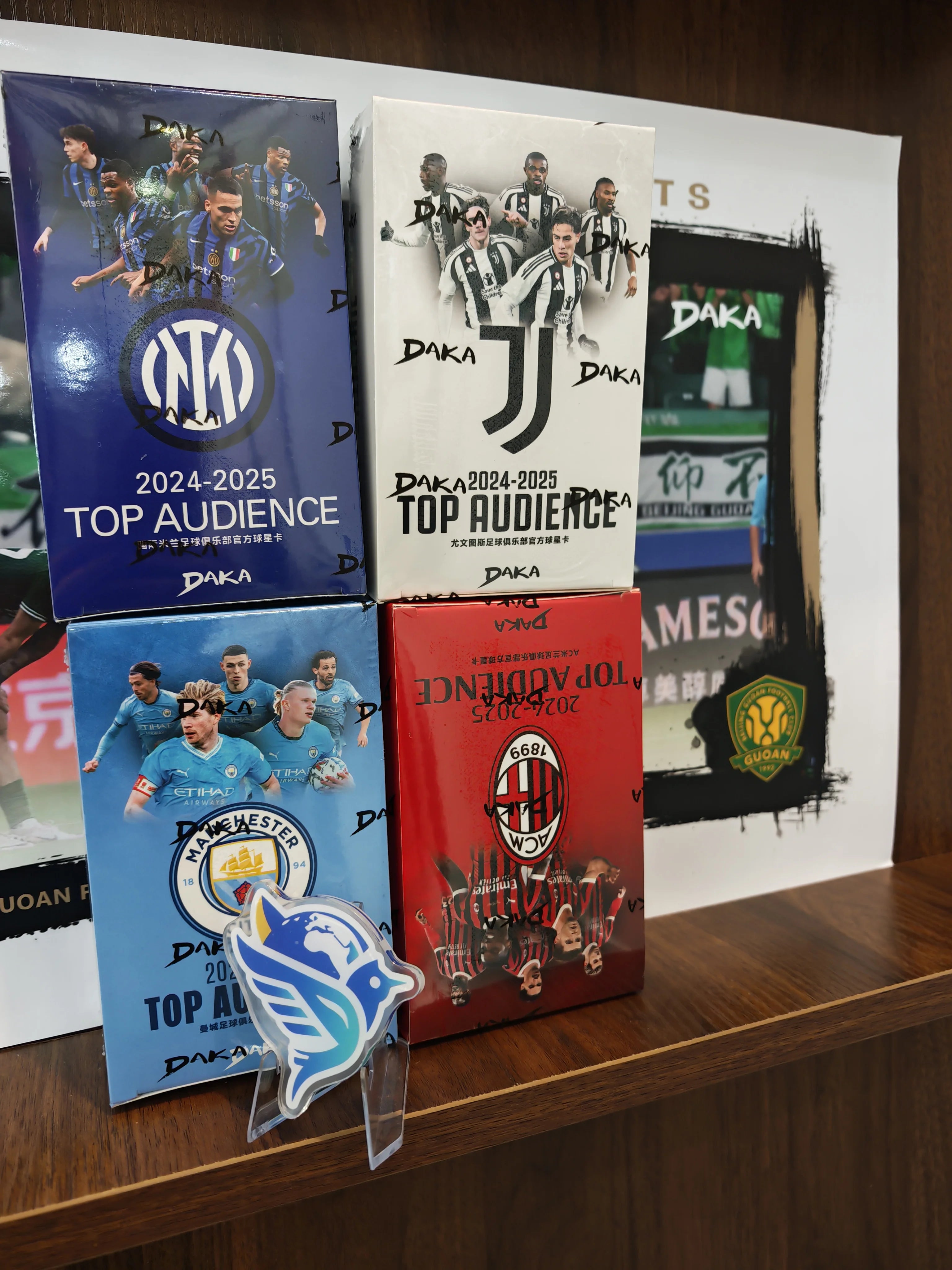 Original 2025 DAKA Real Madrid Star Cards Sammelbox Limitierte Auflage Nummerierte Unterschrift Must-have für Fans und Sammler