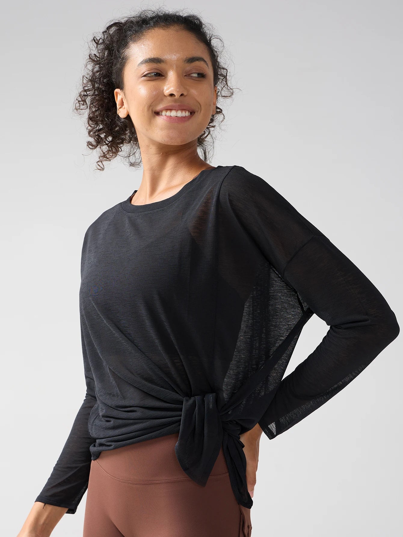 Mode Damen Atmungsaktive Lockere Schnelltrocknende Langarm Yoga Shirts Schlankmachende Seitenschlitze Freizeit Laufen Fitness Radfahren Oberteile