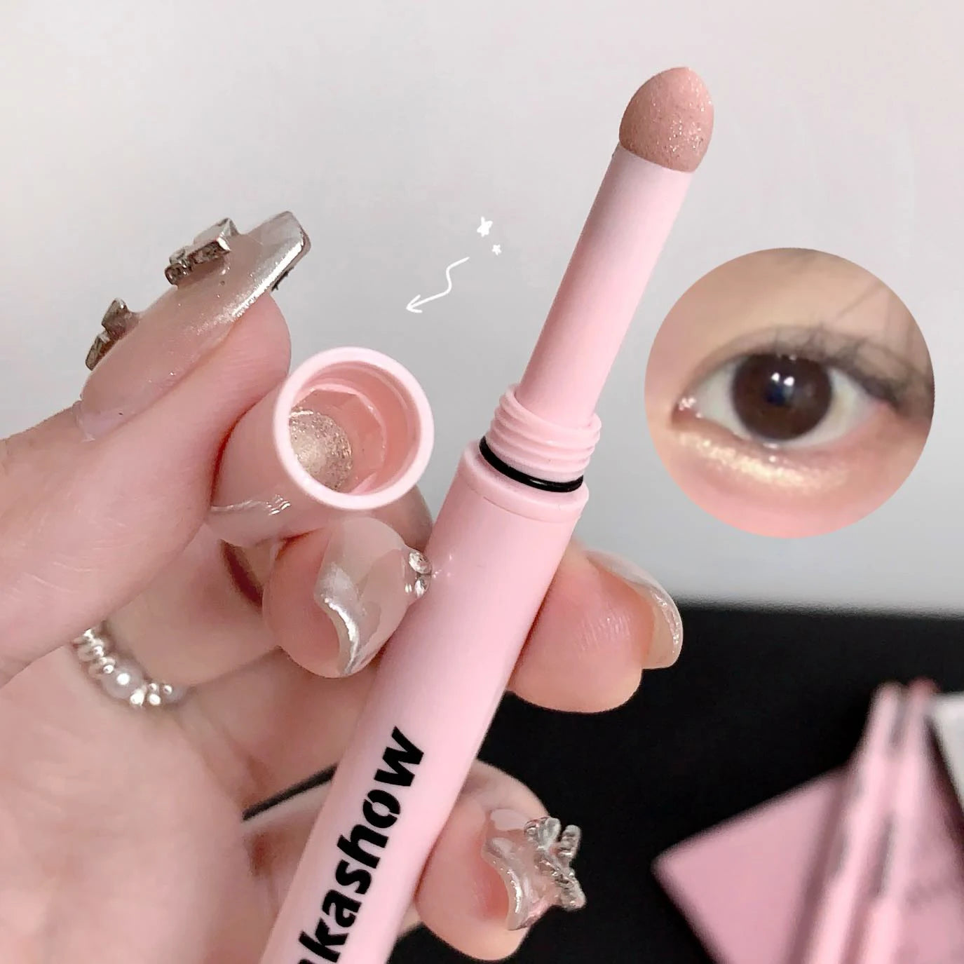 Doppelseitiger Lying Silkworm Eyeliner Pencil Diamond Glitter Matt Aegyosal Pen Aufhellende Creme-Lidschatten-Highlighter-Augen-Make-up